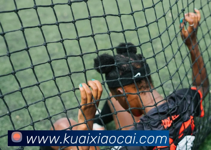 梅西巴萨时期经典图片回顾球衣号码变化与生涯高光集锦